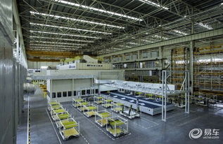 神龍公司首款產(chǎn)品東風(fēng)標致4008榮耀下線